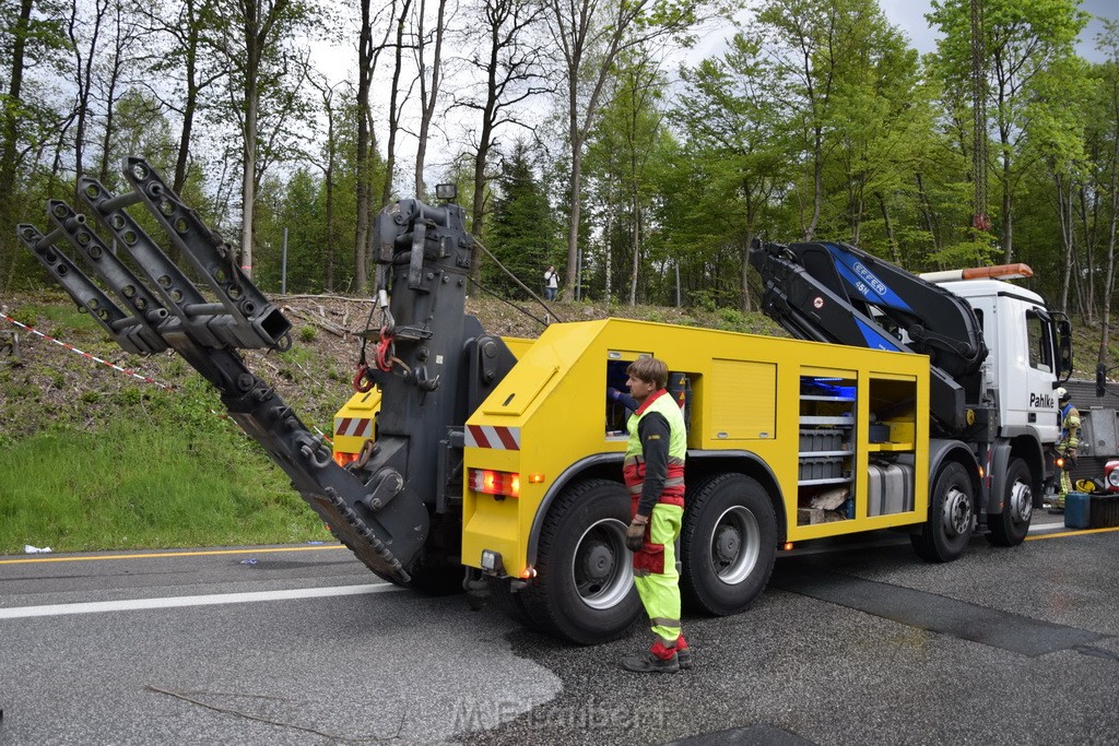 VU Gefahrgut LKW umgestuerzt A 4 Rich Koeln Hoehe AS Gummersbach P347.JPG - Miklos Laubert